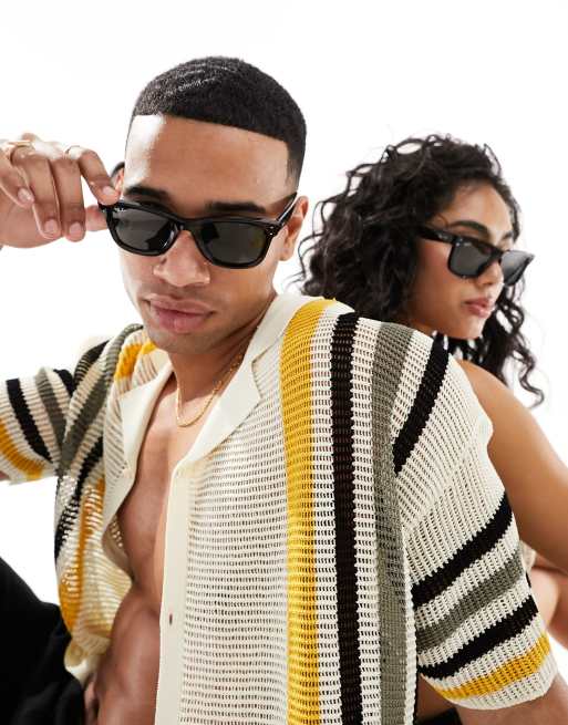 Ray-Ban Reverse wayfarer sunglasses in black , 2 of 4