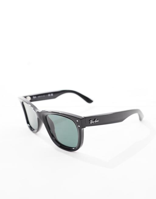 Ray-Ban Reverse wayfarer sunglasses in black , 3 of 4