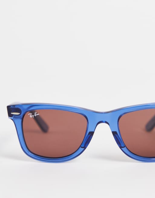 Ray-Ban Wayfarer classic sunglasses with red lens in blue