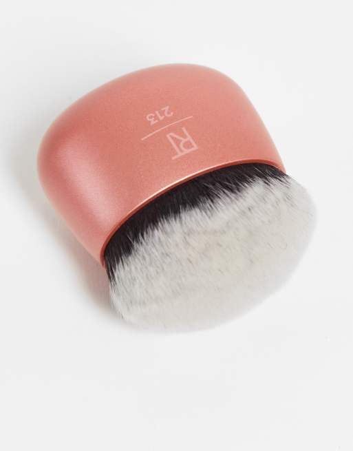 Foundation blender outlet brush