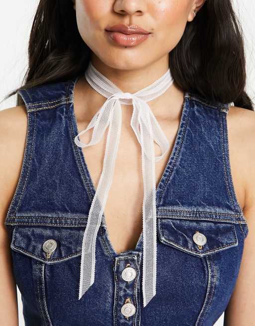 Reclaimed Vinatge lacey bow necklace