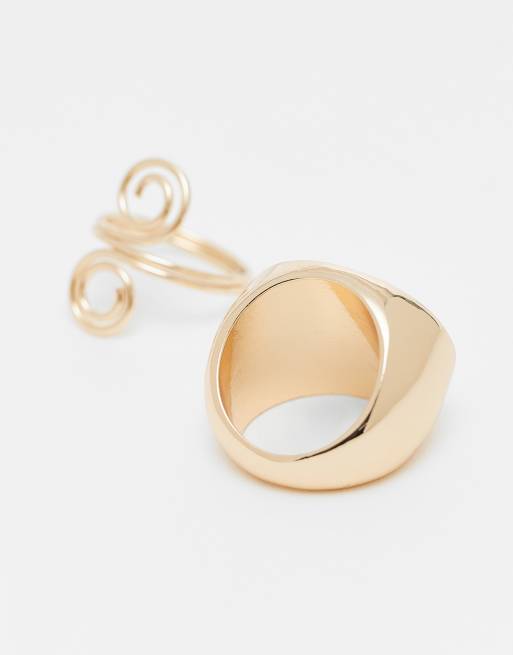 Reclaimed Vintage 2 pack swirl and pearl ring in gold, 3 of 3