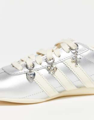 Reclaimed Vintage 3-pack Shoe Charms With Cross, Heart And Bow In Metallic