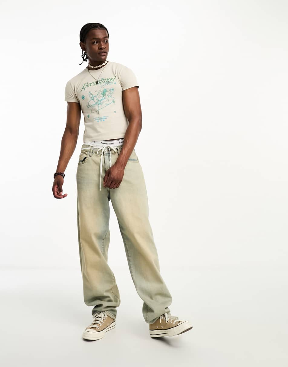 Reclaimed Vintage 90s shrunken celestial tee in stone 1