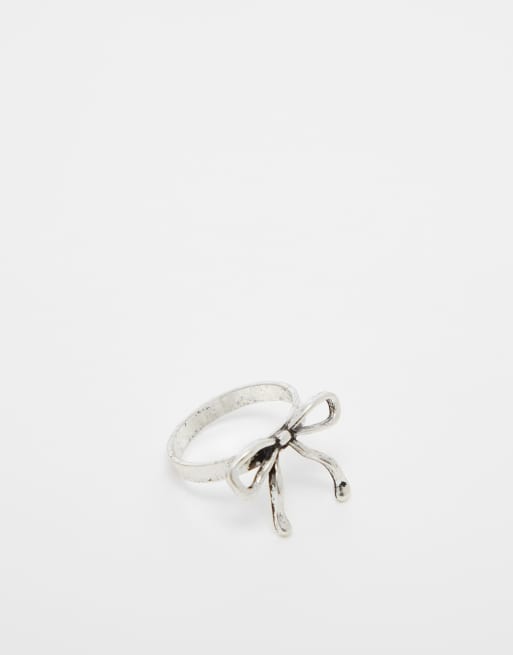 Reclaimed Vintage - Anello color argento brunito con fiocco