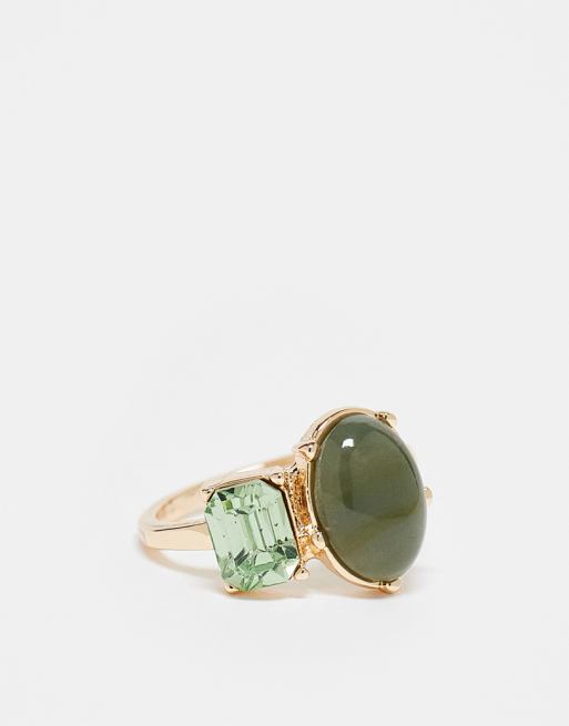 Reclaimed Vintage - Anello unisex dorato con pietre sintetiche verdi