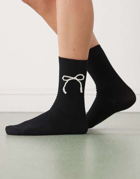 Reclaimed Vintage ankle socks with pearl bow in black - view 1