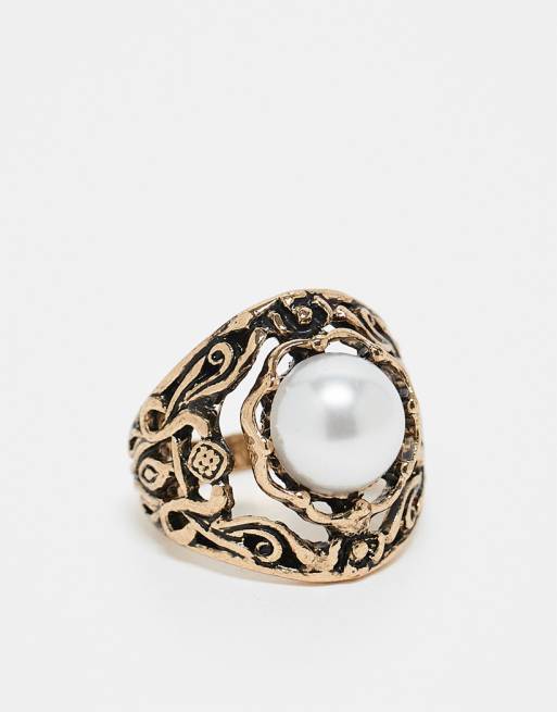 Reclaimed Vintage - Antiek-achtige ring met patroon en parel in goud