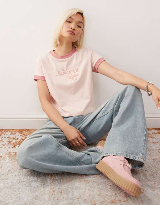 Reclaimed Vintage - Baby tee met gekleurde randjes en geborduurd merkteken in babyroze