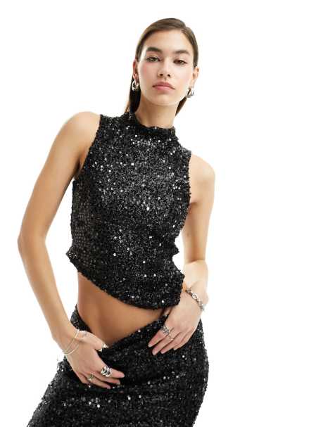 Diamond Heart Plunge Neck Puff Sleeve Crop Top in Black