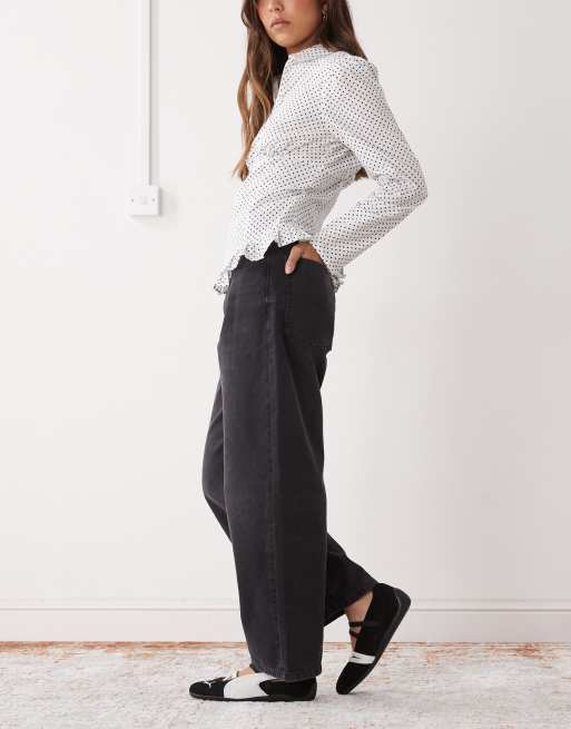 Reclaimed Vintage baggy barrel leg denim jean in black, 2 of 5