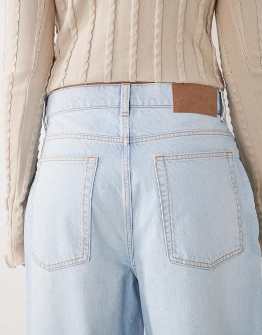 Reclaimed Vintage - Baggy denimjeans med brede ben i lyseblå vask