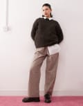 [Reclaimed Vintage] Reclaimed Vintage baggy relaxed tailored pants in check-Brown M Brown check