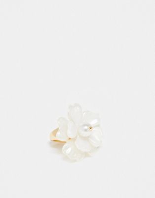Reclaimed Vintage white corsage flower ring - ASOS Price Checker