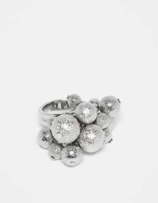 Reclaimed Vintage - Bague ornée de breloques et strass - Argenté