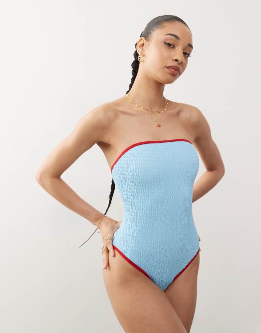 Reclaimed Vintage - Maillot 1 pièce bandeau à fronces - Bleu à bordure rouge contrastant