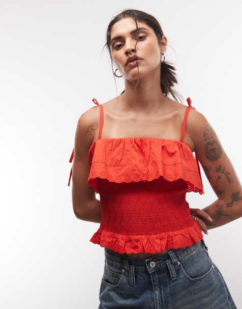 Reclaimed Vintage - Bandeau-top met smokwerk, geborduurd detail en broderie in rood - view 1