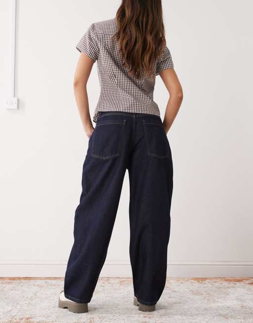 Reclaimed Vintage barrel leg denim jean in indigo, 3 of 5