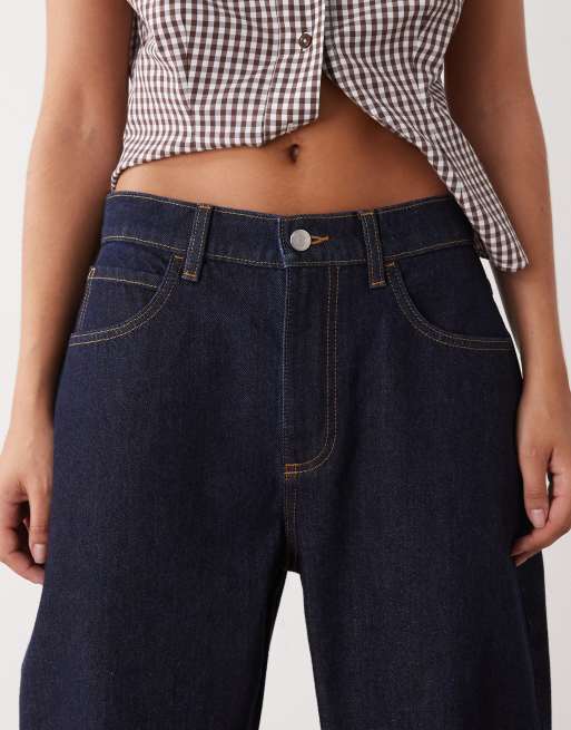 Reclaimed Vintage barrel leg denim jean in indigo, 4 of 5