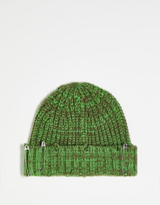 Reclaimed Vintage - Berretto unisex verde effetto invecchiato con due spille