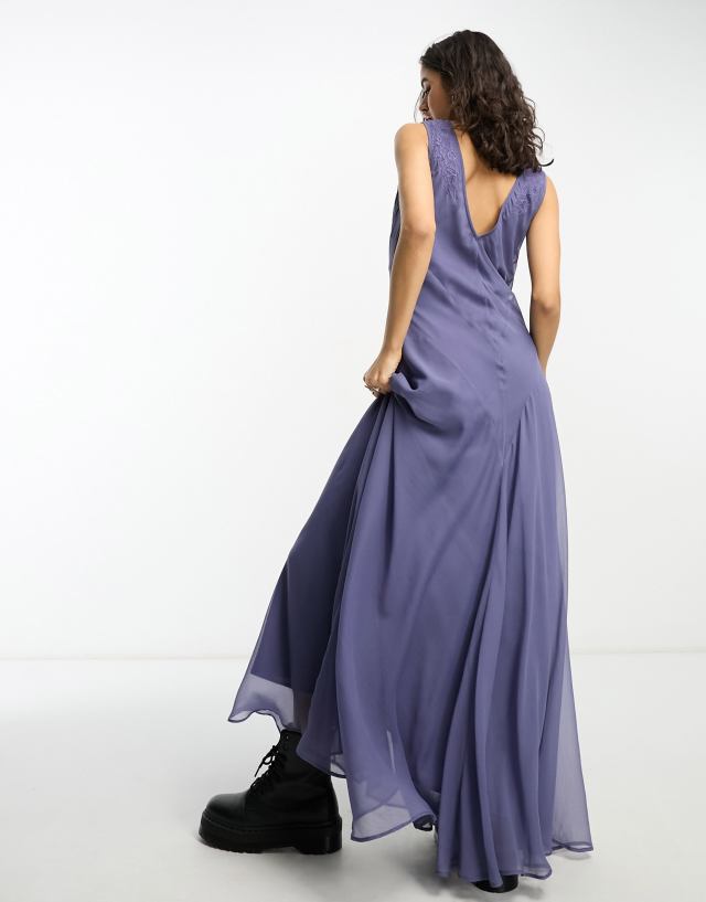 Reclaimed Vintage bias cut slip in plain with lace 0