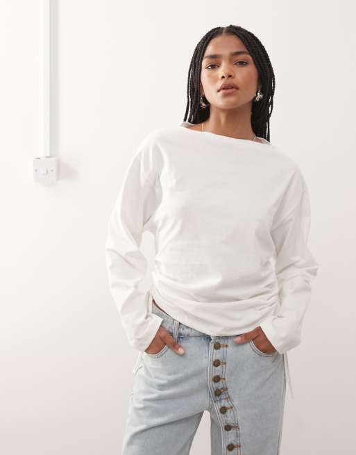 Reclaimed Vintage – Biały zwężany w talii T-shirt z nietoperzowymi rękawami i marszczeniami