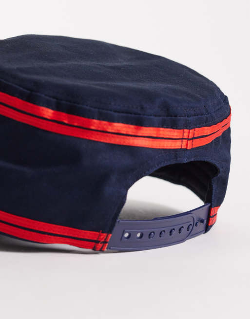 Reclaimed Vintage - Blå baker boy-kasket med kantdetaljer og broderier, 2 af 3