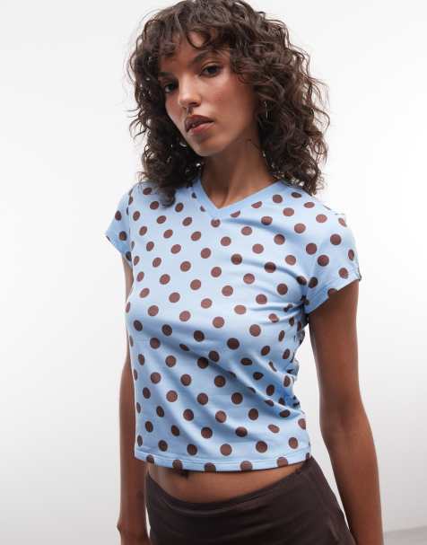 Reclaimed Vintage blå prikket baby T-shirt med v-hals i blå og chokolade - view 1