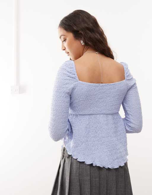 Reclaimed Vintage - Blusa blu testurizzata allacciata sul davanti con maniche con volant, 4 di 4