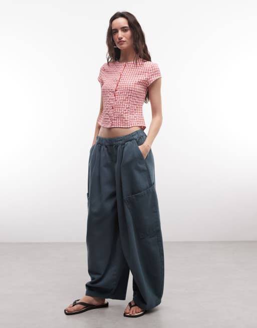 Reclaimed Vintage bluse med knaplukning hele vejen ned i rødt tern, 2 af 4
