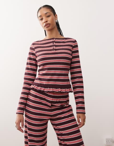 Reclaimed Vintage – Bordowy top wykończony falbanką z długimi rękawami i dekoltem henley w paski, część zestawu - view 1