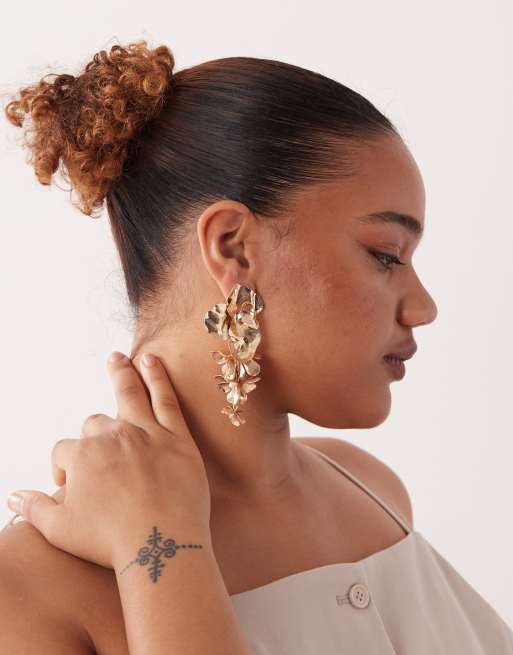 Reclaimed Vintage - Boucles d'oreilles avec fleurs pendantes - Doré