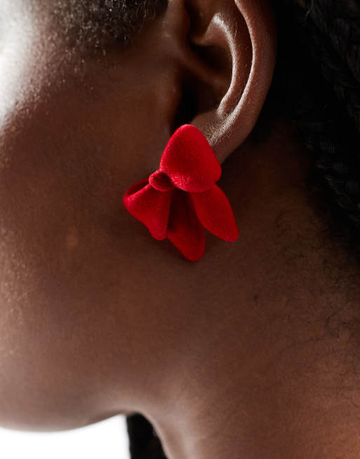 Reclaimed Vintage - Boucles d'oreilles nœuds en velours - Rouge