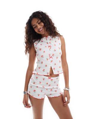 Reclaimed Vintage Reclaimed Vintage bow detail top in cherry print-White