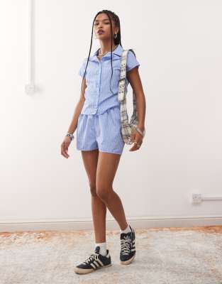 Reclaimed Vintage - Boxershorts in kariertem Blau, Kombiteil