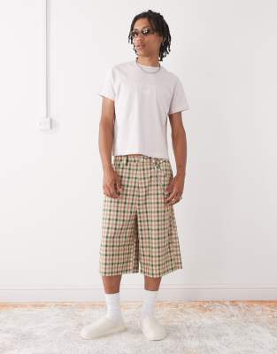 RECLAIMED VINTAGE BOXY CROP T-SHIRT WITH BACK GRAPHIC