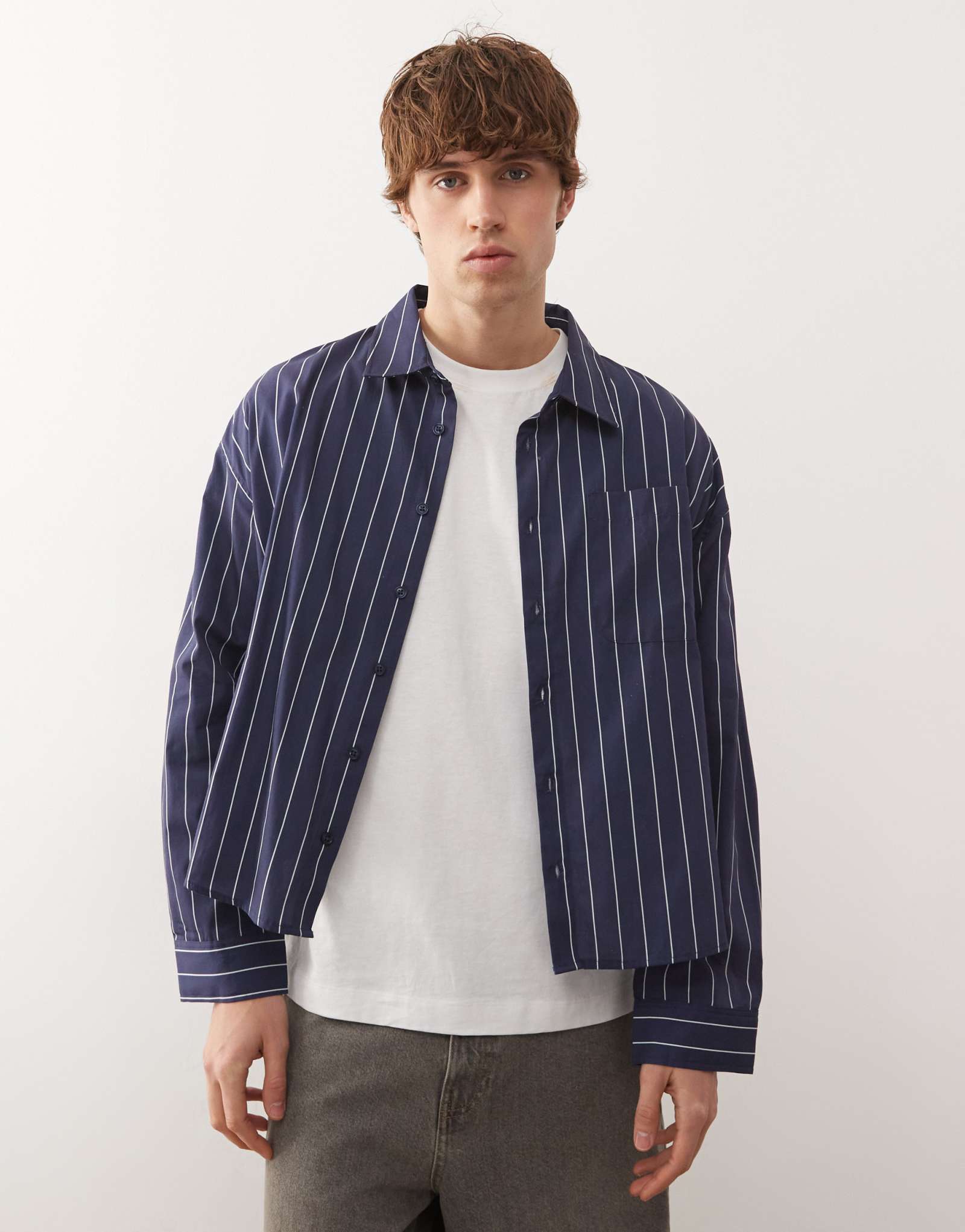 Восстановленная винтажная рубашка свободного кроя оверсайз в темно-синюю полоску