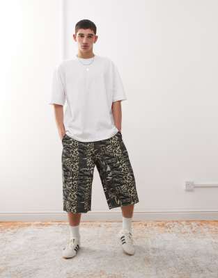 Reclaimed Vintage Boxy Oversized T-shirt With Back Graphic Print
