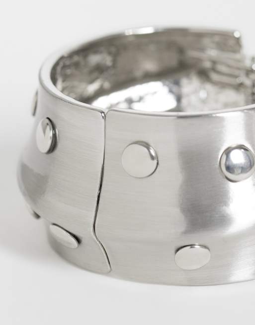 Reclaimed Vintage bracelet jonc argenté avec détail clous, 3 de 3