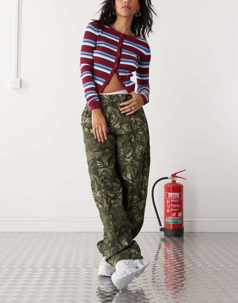 Reclaimed Vintage - Broek met wijde ronde pijpen in camouflage rozenprint - view 1