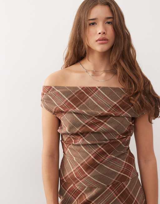 Reclaimed Vintage – Brunrutig, figursydd topp med bara axlar, del av set