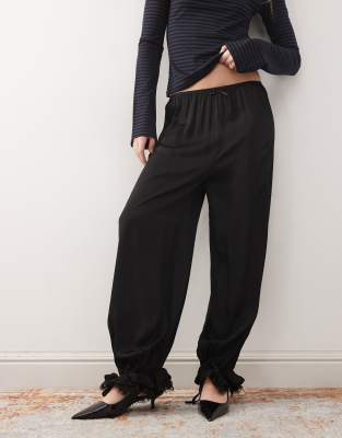 Reclaimed Vintage Reclaimed Vintage bubble hem trouser with lace trim in black