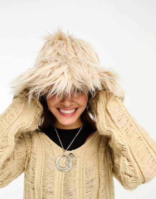 Reclaimed Vintage - Bucket hat van pluizig imitatiebont in naturel