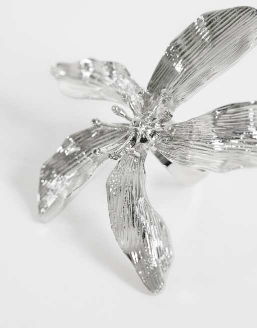 Reclaimed Vintage burnished silver flower ring in silver, 3 of 3