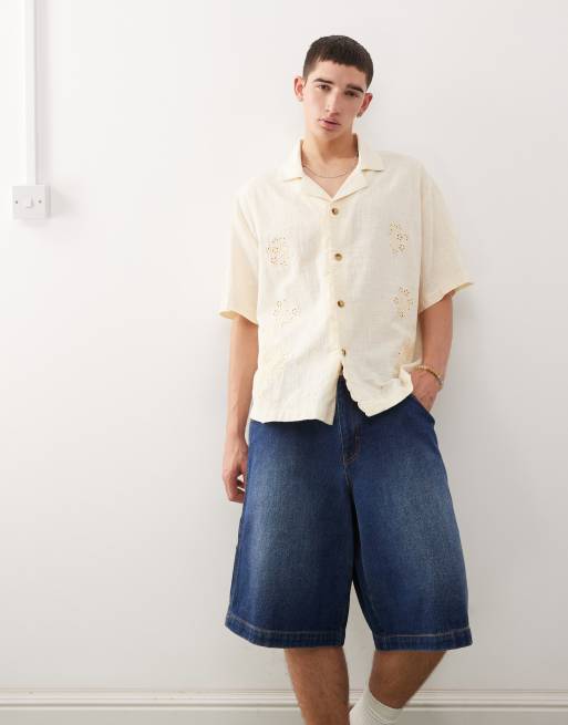 Reclaimed Vintage - Camicia a maniche corte color crema con dettagli floreali ricamati