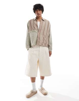 Reclaimed Vintage - Camicia a maniche lunghe marrone a quadri misti