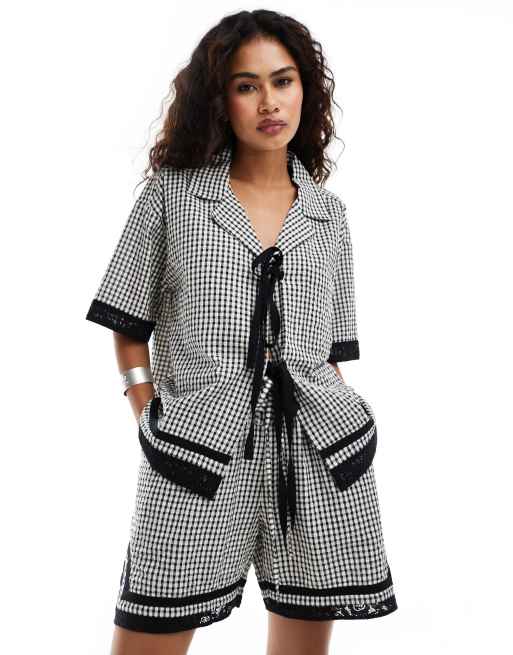 Reclaimed Vintage - Camicia allacciata sul davanti nera e bianca a quadretti