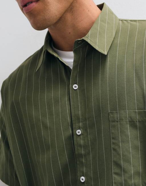 Reclaimed Vintage camicia boxy a maniche corte a righe sottili verde oliva, 3 di 5