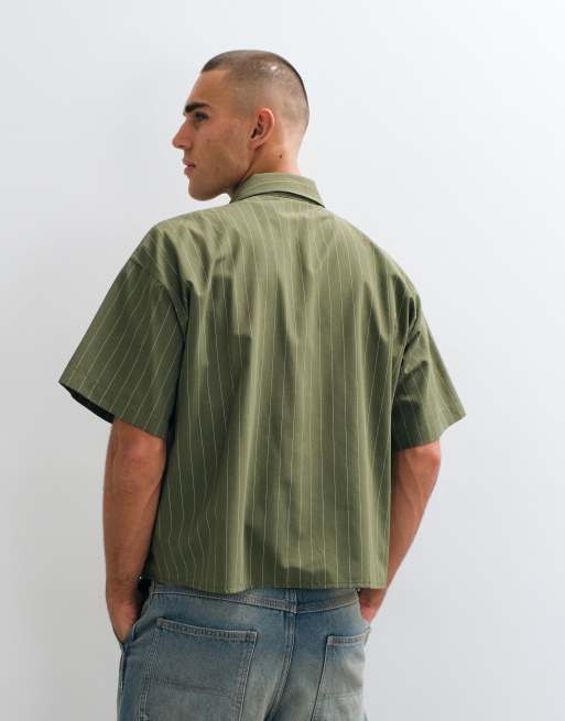 Reclaimed Vintage camicia boxy a maniche corte a righe sottili verde oliva, 4 di 5