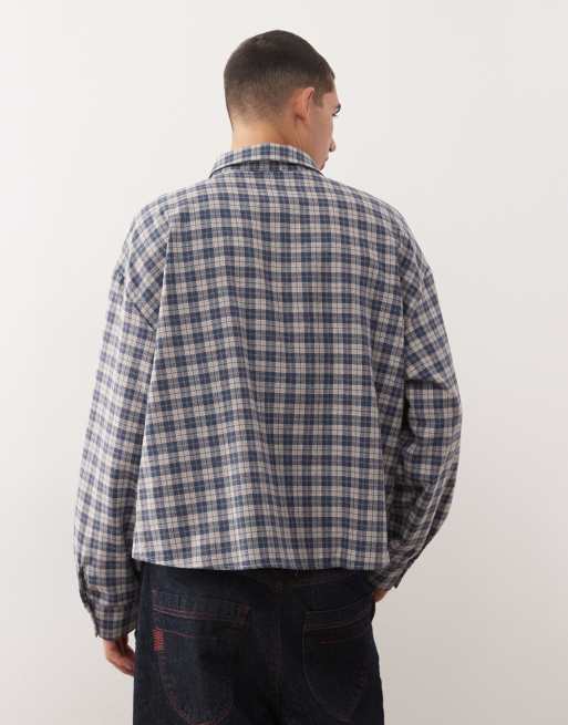 Reclaimed Vintage - Camicia corta squadrata grigia a quadri spazzolata, 2 di 5